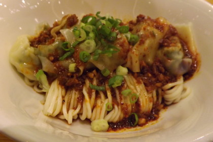 川味菜肉馄饨燃面